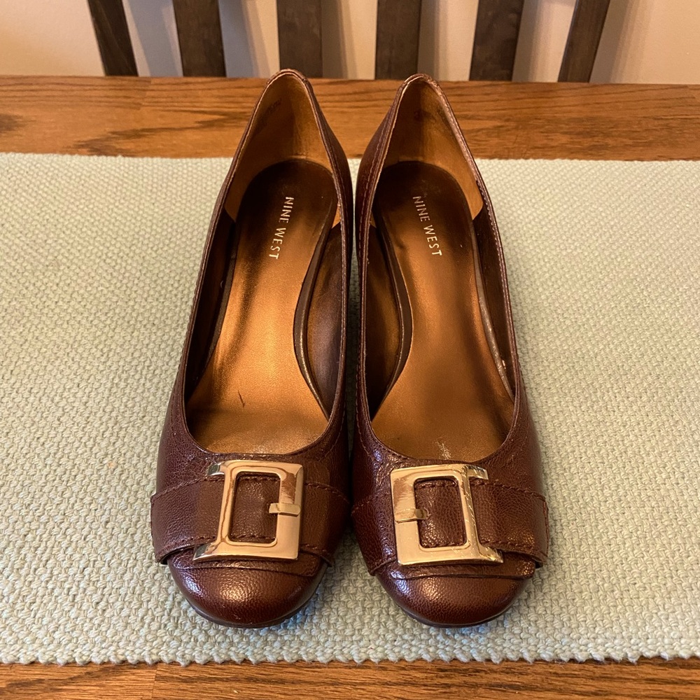 EUC Nine West Adoreo leather wedges